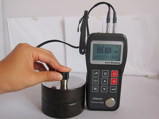 Hochgenaue zerstörungsfreie Prüfmaschine / Ultraschalldickenmessmaschine